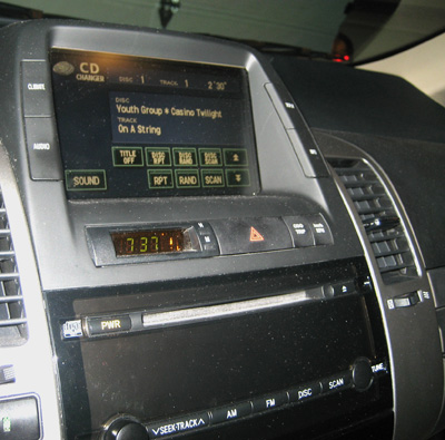 Prius MFD showing iPod integration